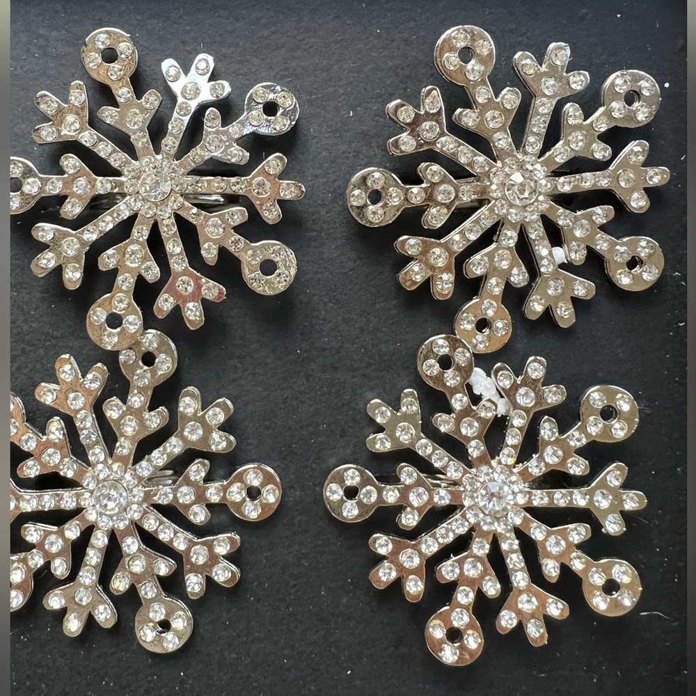 Rachel Zoe SNOWFLAKE Napkin Rings Rhinestones Silver tome set of 4 new in box